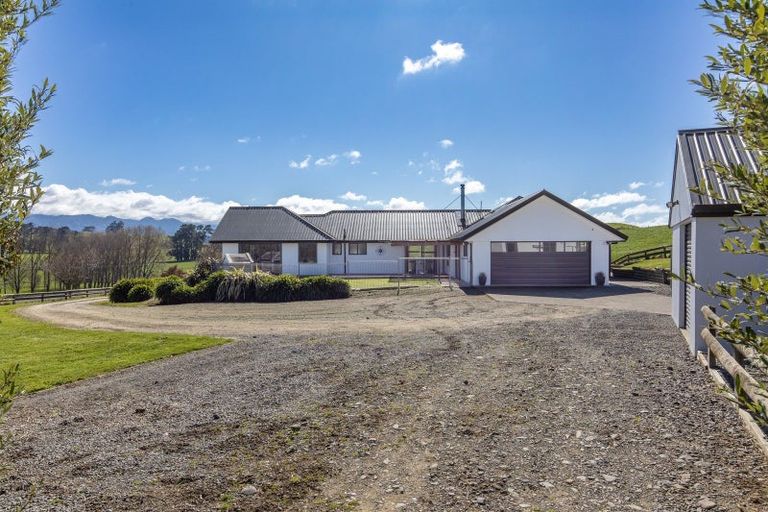 Photo of property in 14 Centre Road, Matamau, Dannevirke, 4977