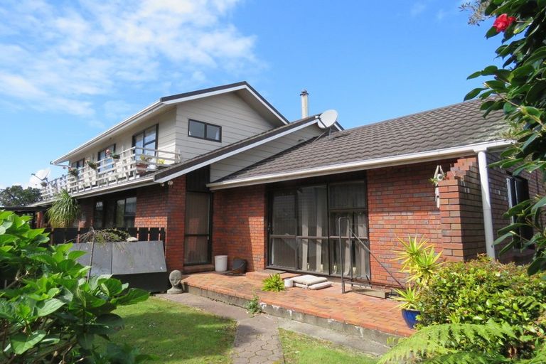 Photo of property in 17 Henley Street, Westport, 7825