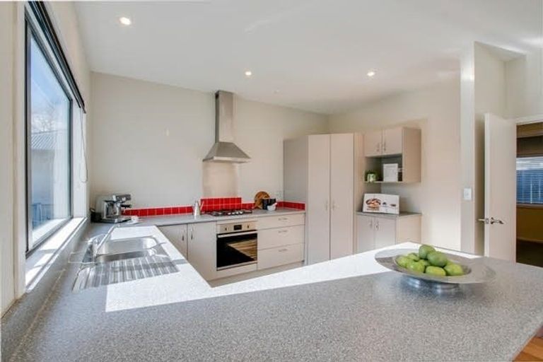 Photo of property in 37 Pembroke Street, Taradale, Napier, 4112