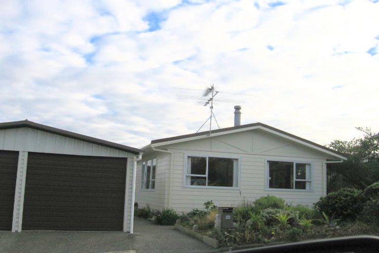 Photo of property in 18 Welland Place, Island Bay, Wellington, 6023