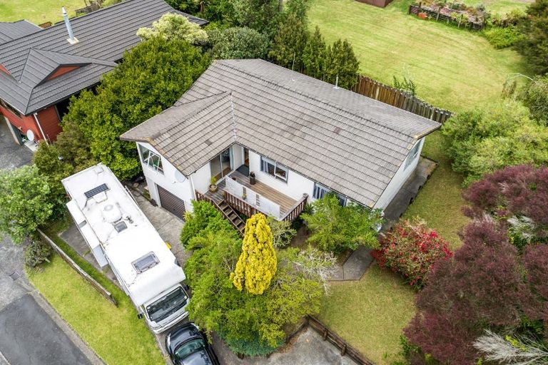 Photo of property in 14a Pokapu Street, Titirangi, Auckland, 0600