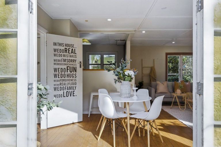 Photo of property in 25 Weka Road, Raumati Beach, Paraparaumu, 5032