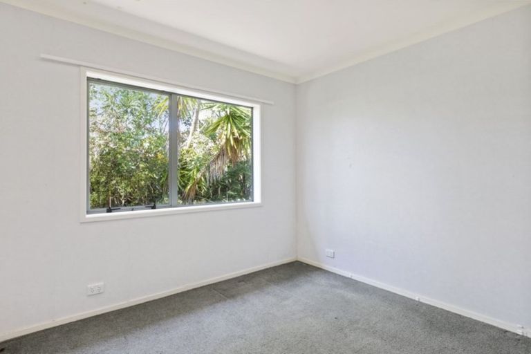Photo of property in 3 Russett Grove, Henderson, Auckland, 0612