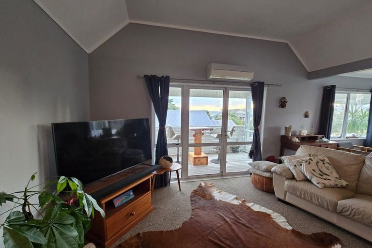 Photo of property in 18 Kohutuhutu Road, Raumati Beach, Paraparaumu, 5032