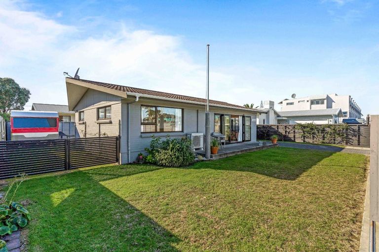 Photo of property in 408 Ocean Road, Whangamata, 3620