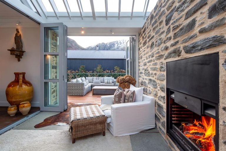 Photo of property in 32 Flynn Lane, Arrowtown, 9302