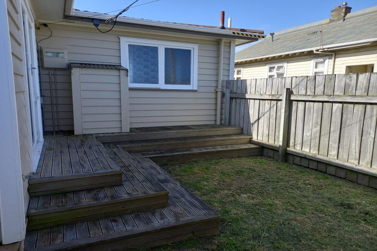 Photo of property in 15f1 Apu Crescent, Lyall Bay, Wellington, 6022