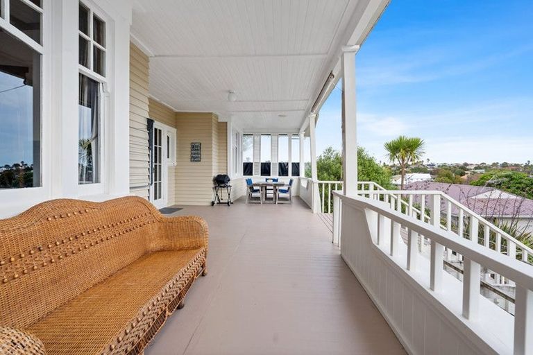 Photo of property in 23a Shakespear Road, Army Bay, Whangaparaoa, 0930