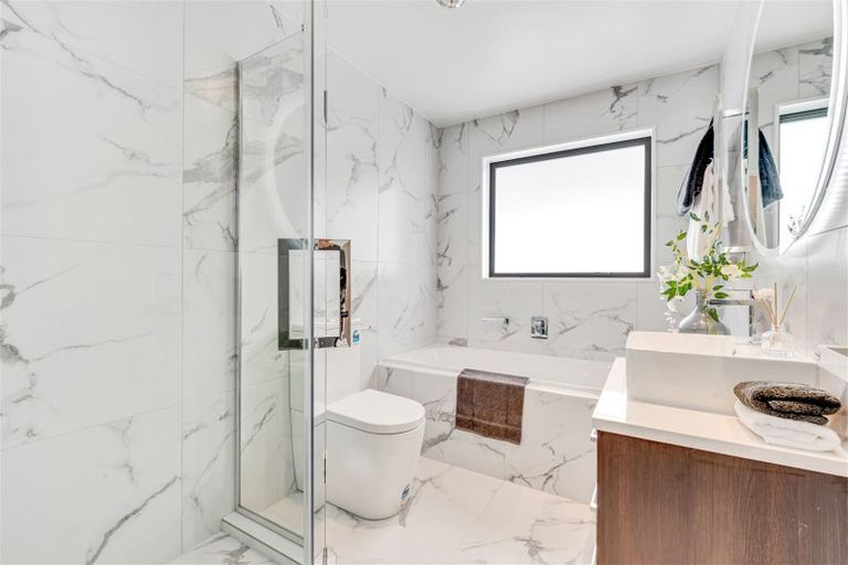 Photo of property in 51 Hikuawa Road, Flat Bush, Auckland, 2019