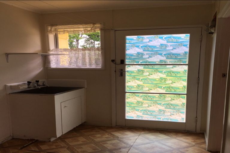 Photo of property in 77 Solar Road, Glen Eden, Auckland, 0602