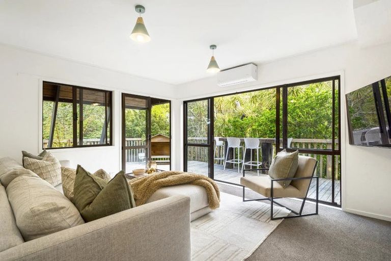 Photo of property in 1/5 Glenbush Place, Birkenhead, Auckland, 0626