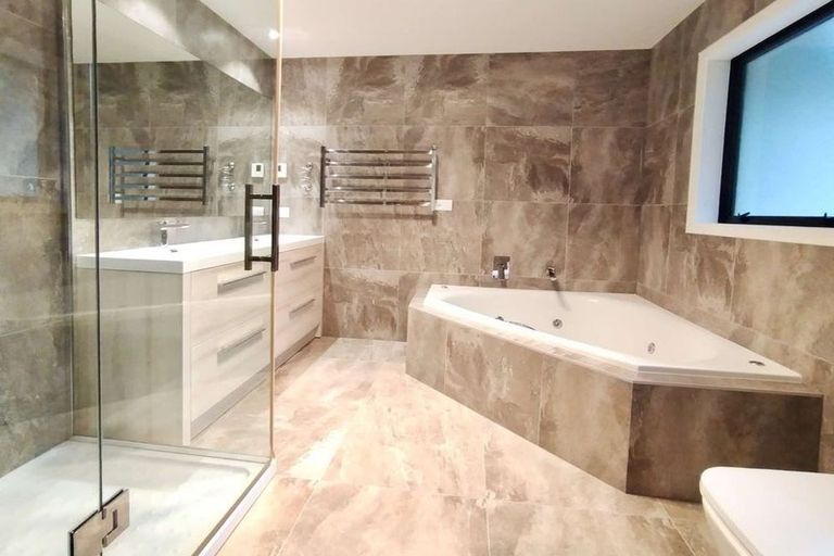 Photo of property in 74 Harrowglen Drive, Northcross, Auckland, 0630