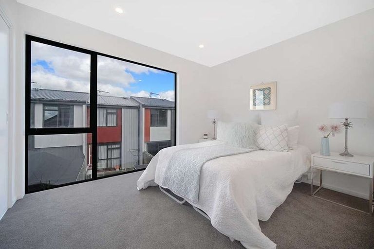 Photo of property in 63e Arimu Road, Papakura, 2110