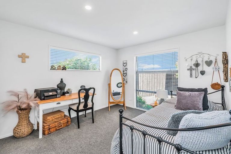 Photo of property in 17 Burrow Street, Rolleston, 7614