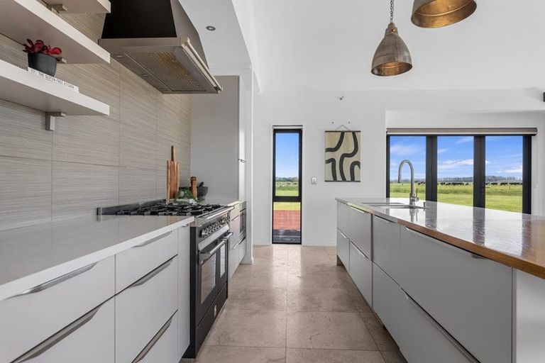 Photo of property in 585 Coutts Island Road, Coutts Island, Christchurch, 7670