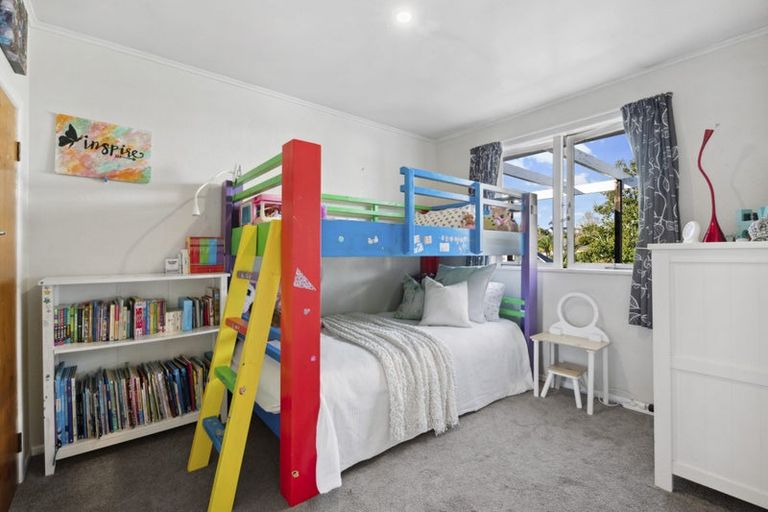 Photo of property in 2 Seine Road, Forrest Hill, Auckland, 0620