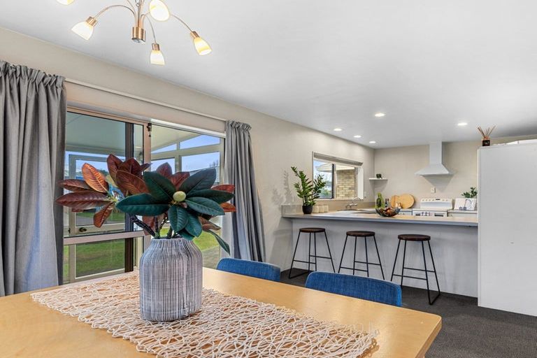 Photo of property in 72 Evans Road, Papamoa Beach, Papamoa, 3118