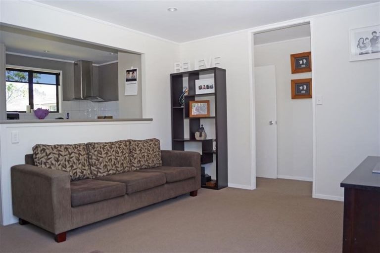Photo of property in 2/8 Dalmatia Place, Henderson, Auckland, 0612