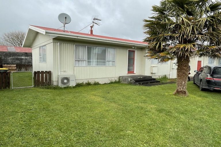 Photo of property in 9 Aratapu Street, Waitara, 4320