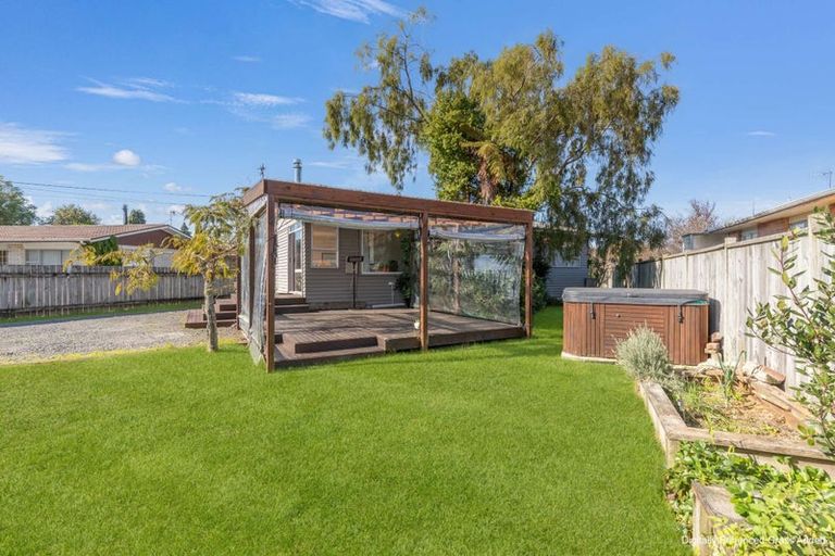 Photo of property in 17 Barnard Road, Fairy Springs, Rotorua, 3015