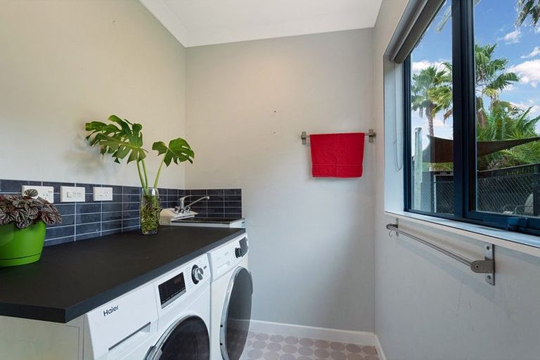 Photo of property in 141 Mangakura Road, Helensville, 0875