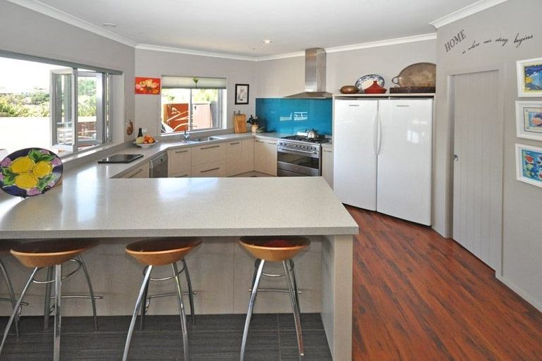 Photo of property in 10 Millbrook Drive, Waiuku, 2683