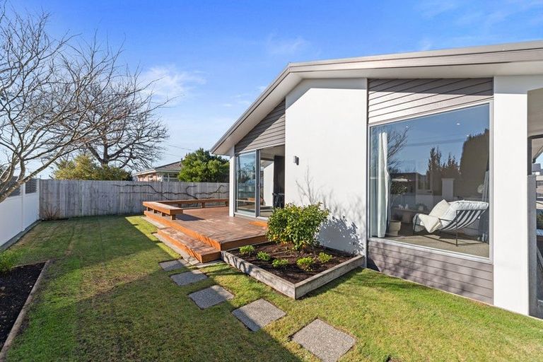 Photo of property in 58 Mcfaddens Road, St Albans, Christchurch, 8052