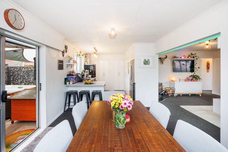 Photo of property in 10 Adams Place, Kelvin Grove, Palmerston North, 4414