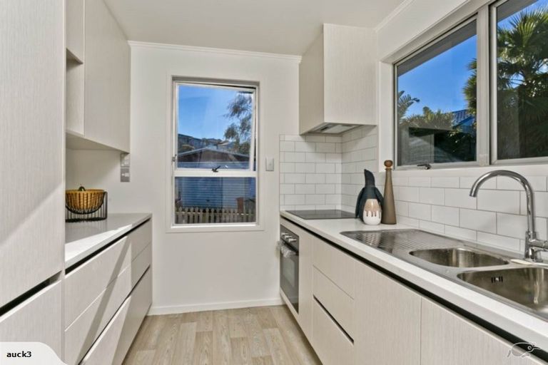 Photo of property in 15 Jayne Place, Torbay, Auckland, 0630