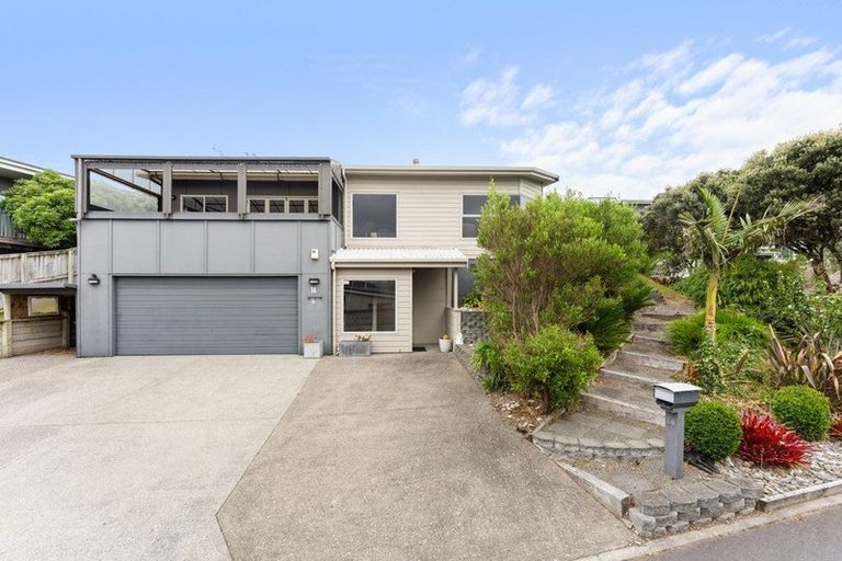 Photo of property in 14 Charlotte Way, Raumati South, Paraparaumu, 5032