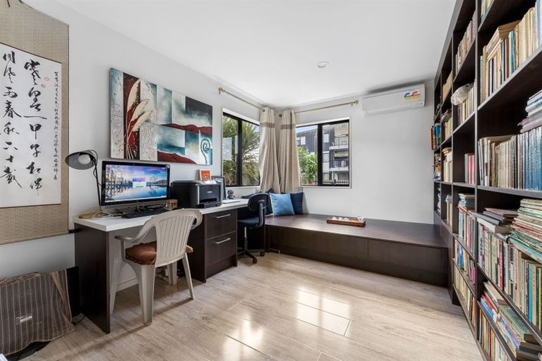 Photo of property in 9 Gwendoline Avenue, Te Atatu Peninsula, Auckland, 0610