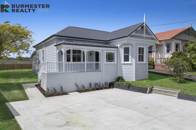 Photo of property in 5 Porter Crescent, Helensville, 0800