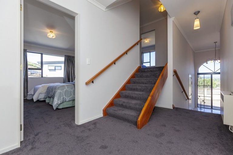 Photo of property in 83 Kakariki Grove, Waikanae, 5036