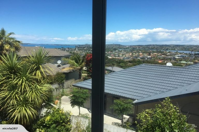 Photo of property in 9 Montcalm Close, Orewa, 0931