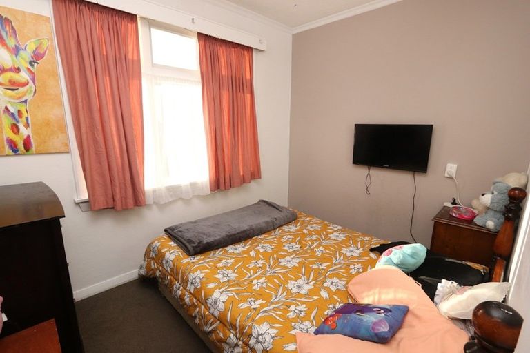 Photo of property in 129 Mcmurdo Street, Tinwald, Ashburton, 7700