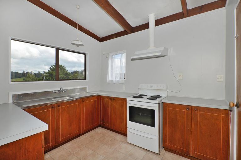Photo of property in 14 Logan Place, Te Kamo, Whangarei, 0112