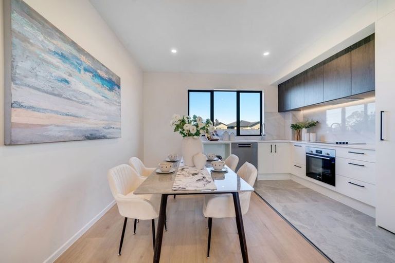 Photo of property in 32 Tiraumea Drive, Pakuranga, Auckland, 2010