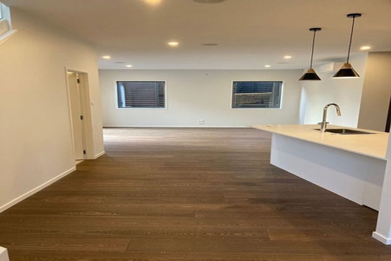 Photo of property in 8 O'halloran Road, Howick, Auckland, 2014