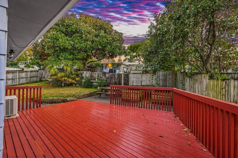 Photo of property in 18 Solar Road, Glen Eden, Auckland, 0602