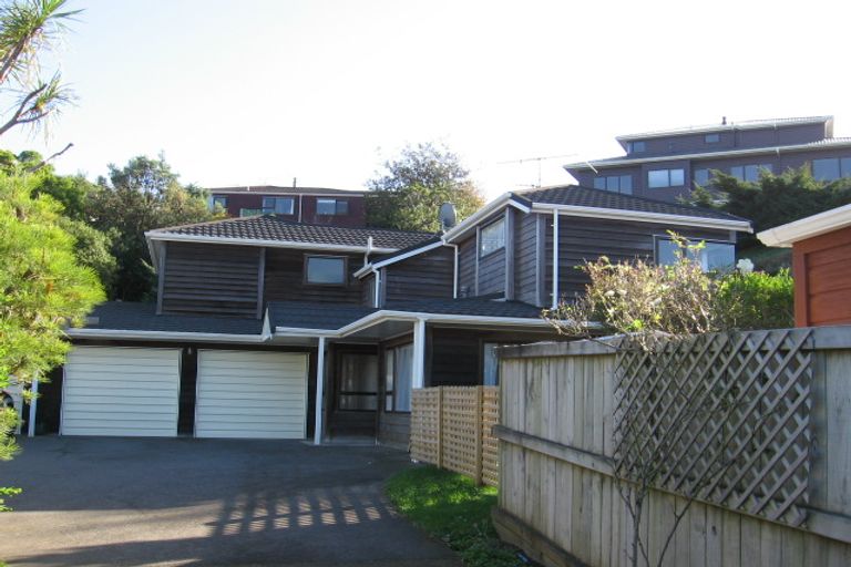 Photo of property in 25 Burbank Crescent, Churton Park, Wellington, 6037