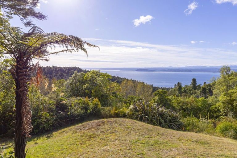 Photo of property in 10 Pukawa Road, Pukawa Bay, Turangi, 3381