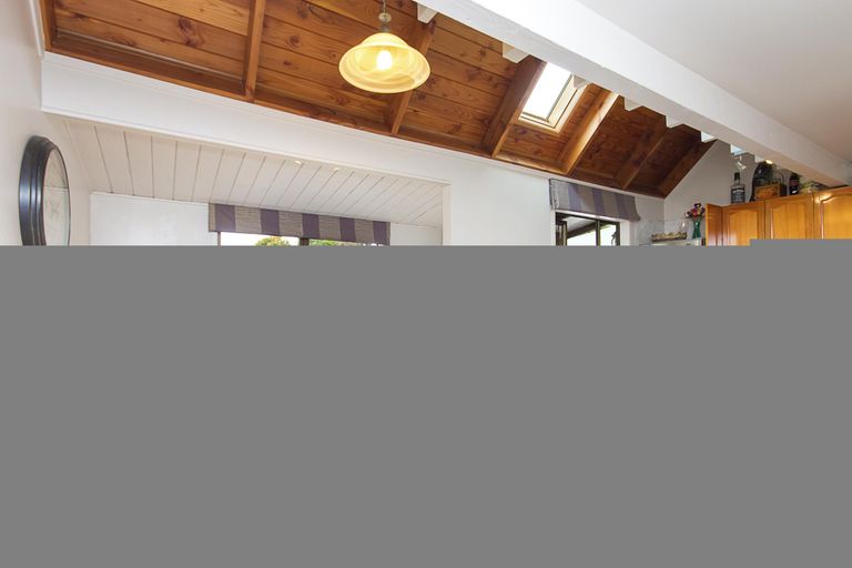 Photo of property in 10 Len Brown Place, Pukekohe, 2120