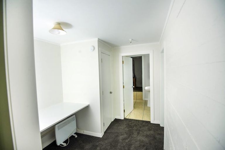 Photo of property in 5 Veronica Street, Brooklyn, Wellington, 6021