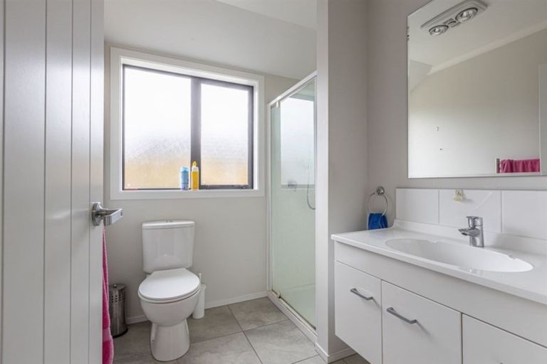 Photo of property in 108 Hillcrest Drive, Kelvin Grove, Palmerston North, 4414