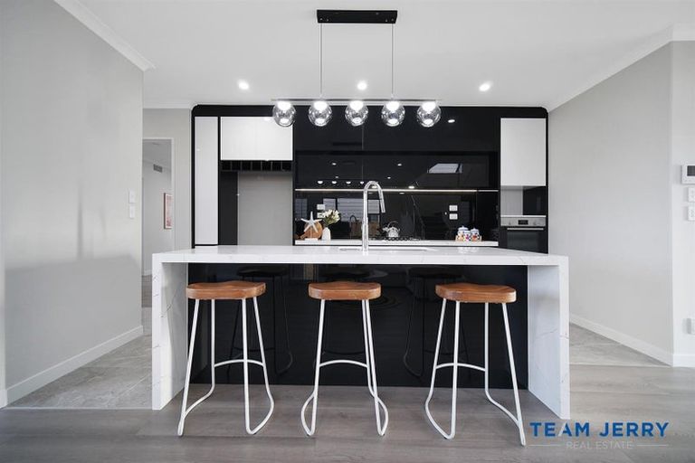 Photo of property in 21 Knockanara Drive, Flat Bush, Auckland, 2019