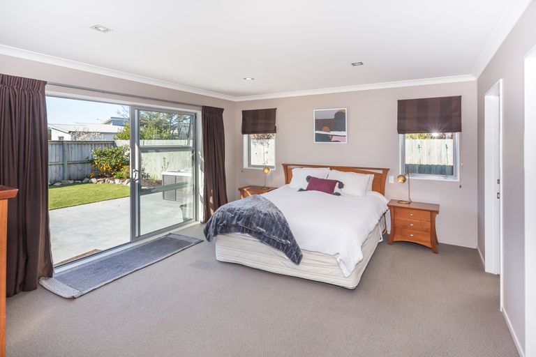 Photo of property in 26 Henley Close, Rolleston, 7614