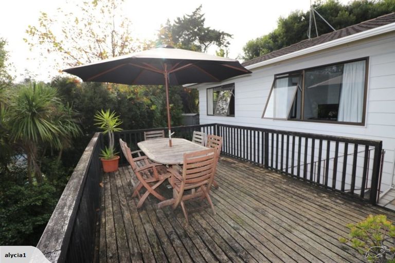 Photo of property in 5 Foley Place, Torbay, Auckland, 0632