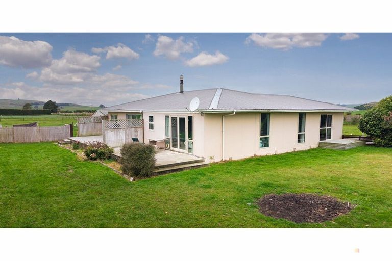 Photo of property in 856 Hakataramea Highway, Waimate, 7977