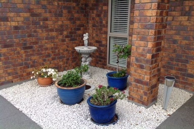 Photo of property in 13 Maple Place, Rangiora, 7400