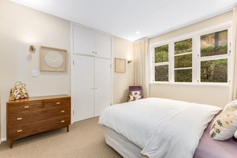 Photo of property in 107 Houghton Bay Road, Houghton Bay, Wellington, 6023